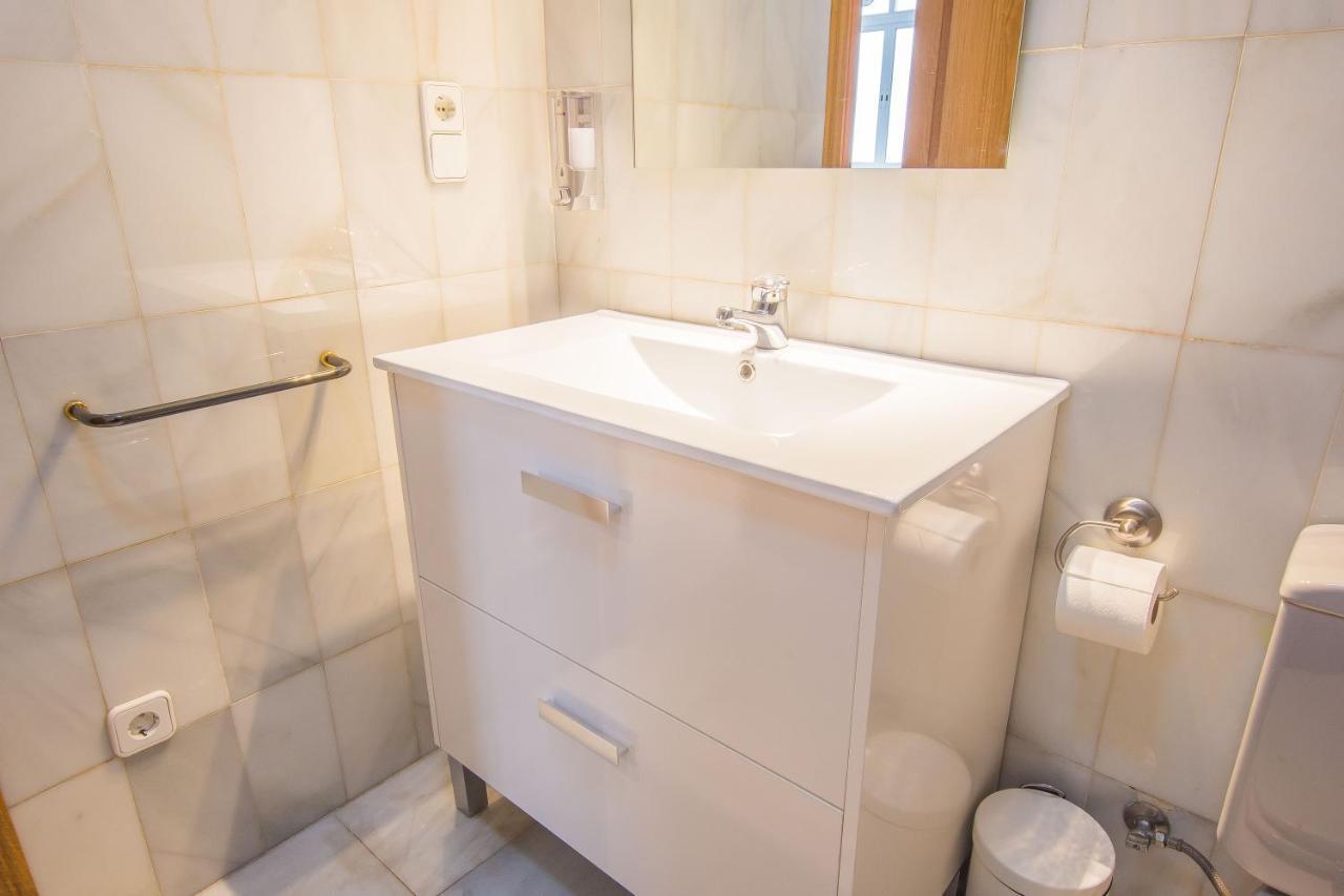 Ibericabeds Rejas Basic Apartment Granada Luaran gambar
