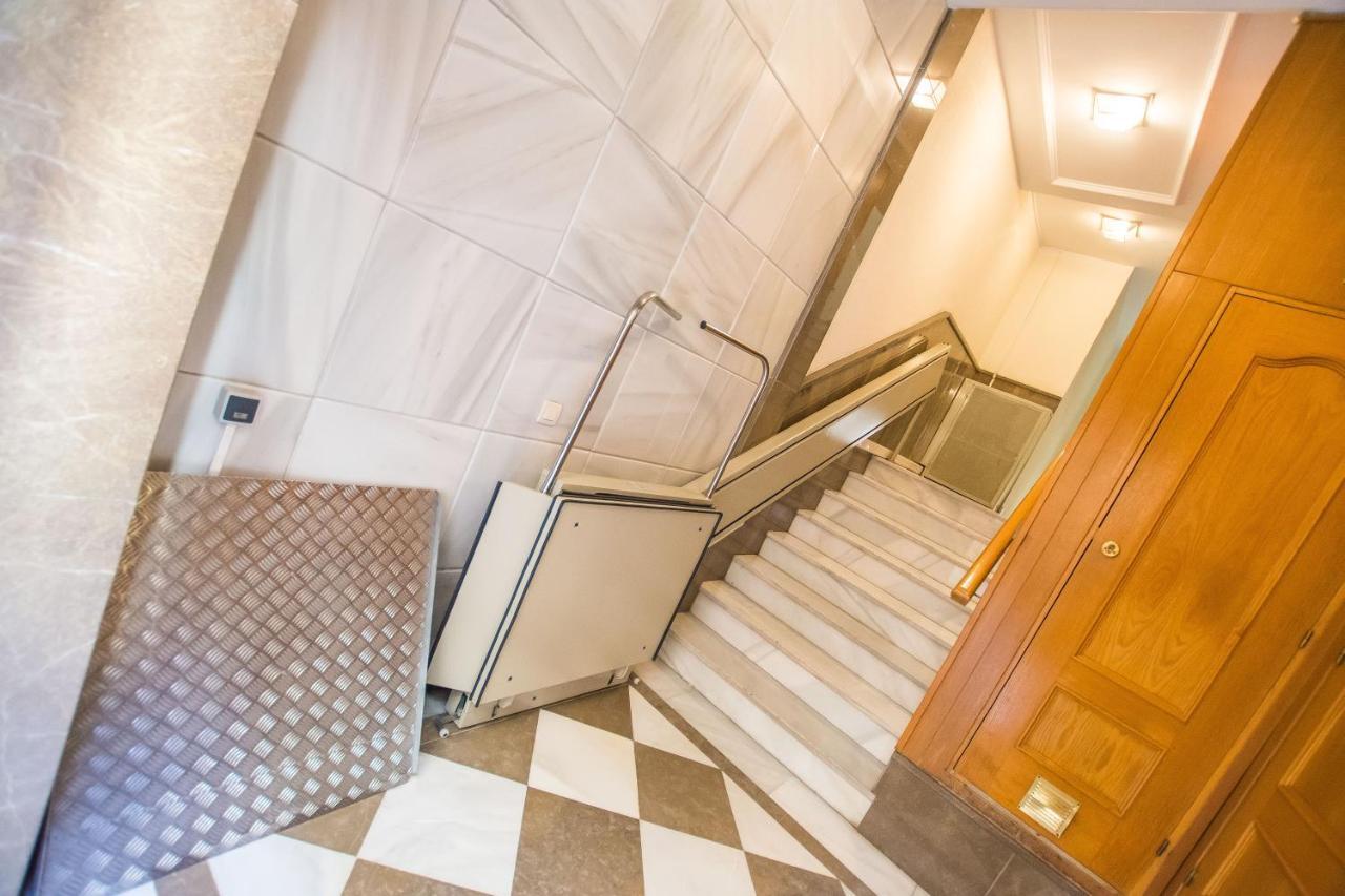 Ibericabeds Rejas Basic Apartment Granada Luaran gambar